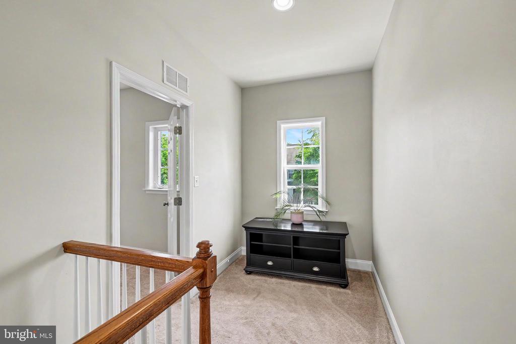 43 HOKE FARM WAY