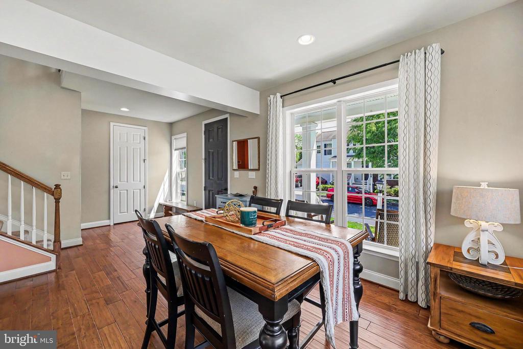 43 HOKE FARM WAY