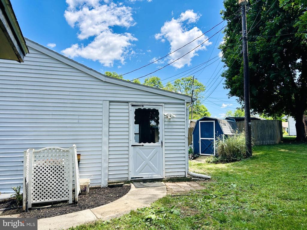 1003 NORTHFIELD DRIVE