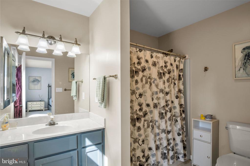 1490 MAPLEWOOD DRIVE