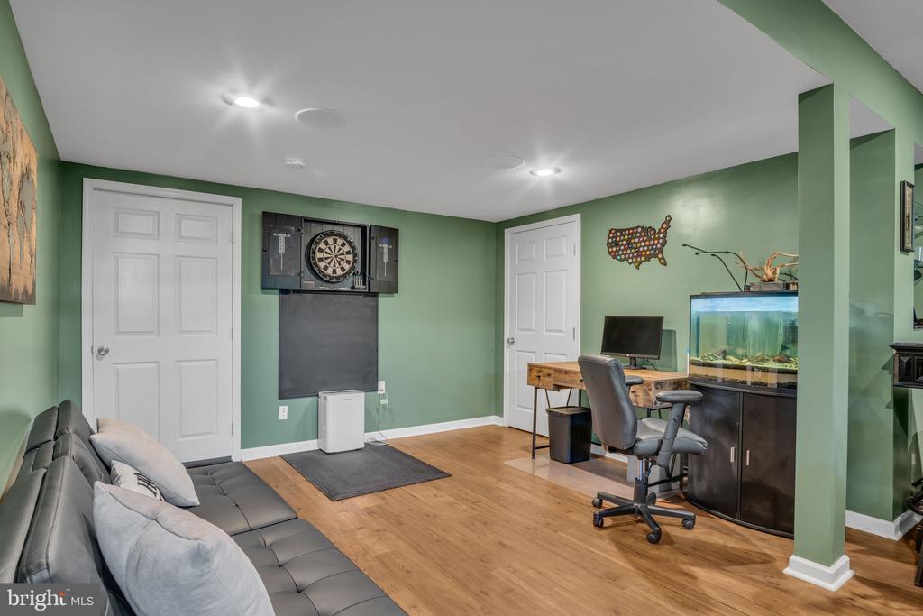 1490 MAPLEWOOD DRIVE