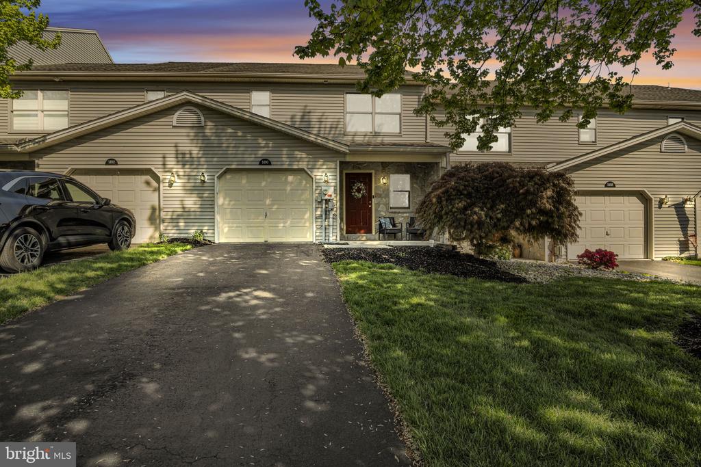 1490 MAPLEWOOD DRIVE