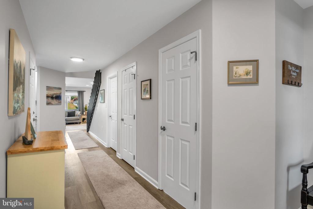 1490 MAPLEWOOD DRIVE
