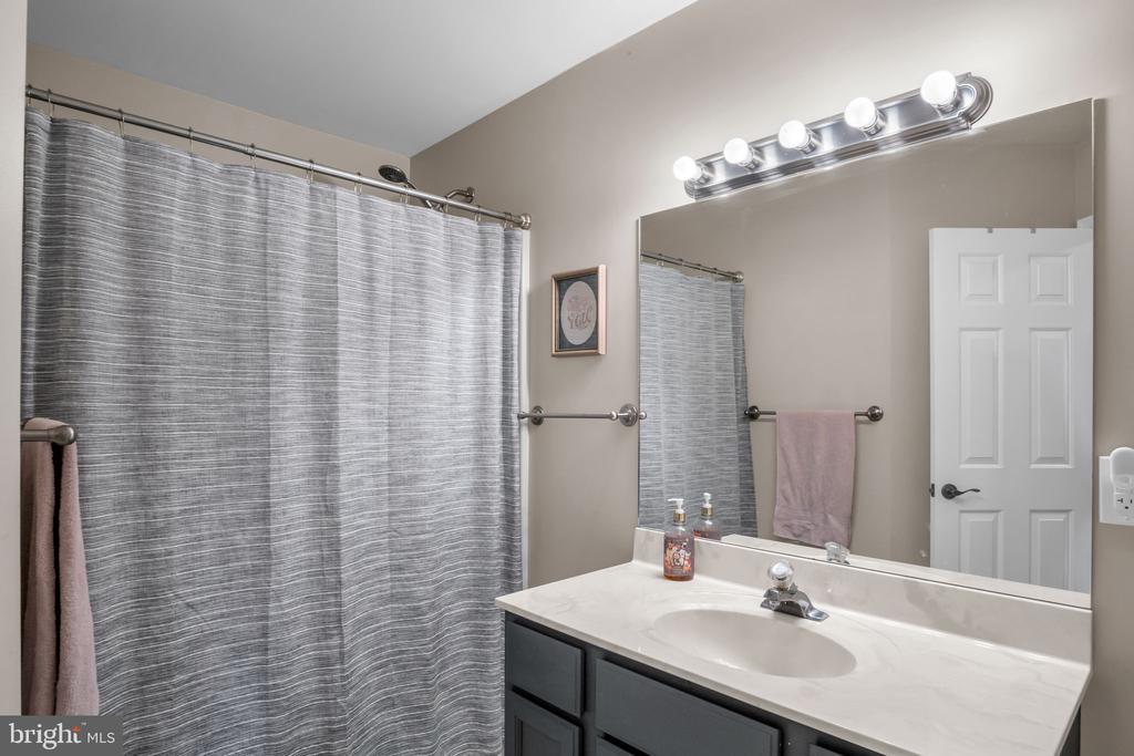 1490 MAPLEWOOD DRIVE