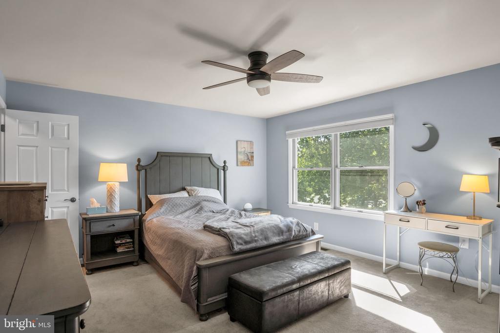 1490 MAPLEWOOD DRIVE