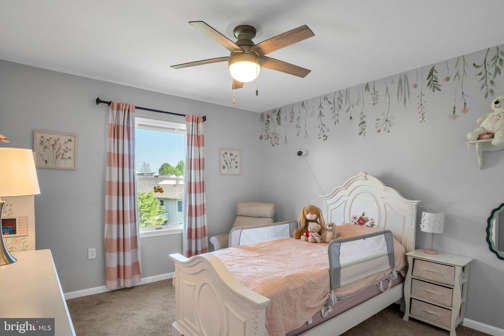 1490 MAPLEWOOD DRIVE