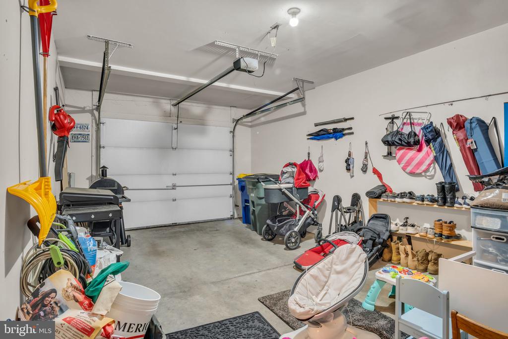 1490 MAPLEWOOD DRIVE
