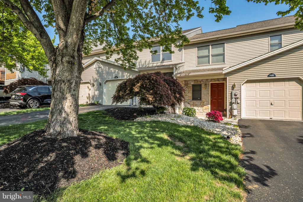 1490 MAPLEWOOD DRIVE