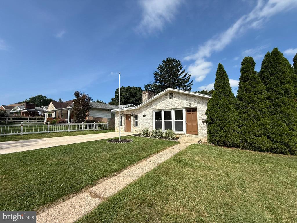 1300 KELTON ROAD