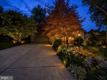 808 MANDY LANE
