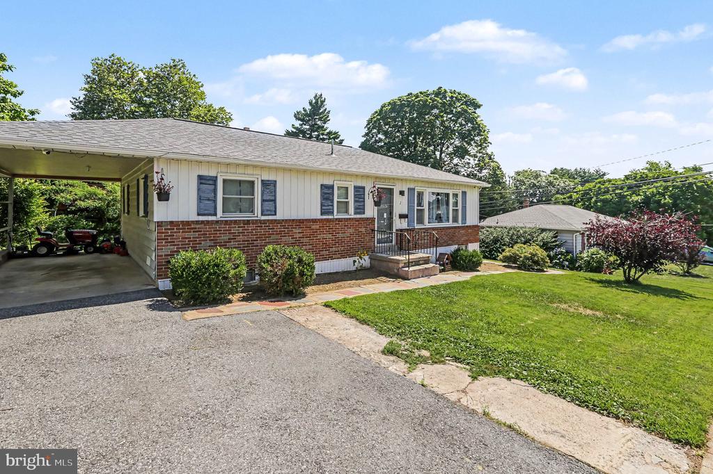2 HUNTER LANE