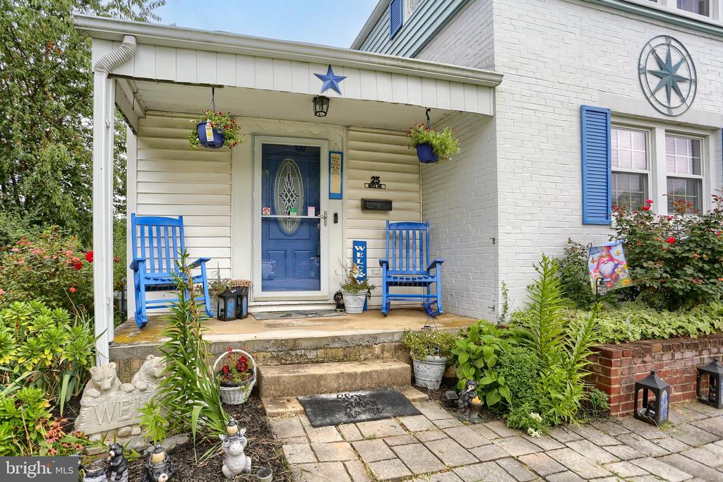 25 MAPLE AVENUE