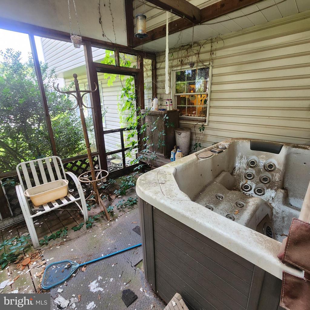 3500 DELWOOD DRIVE