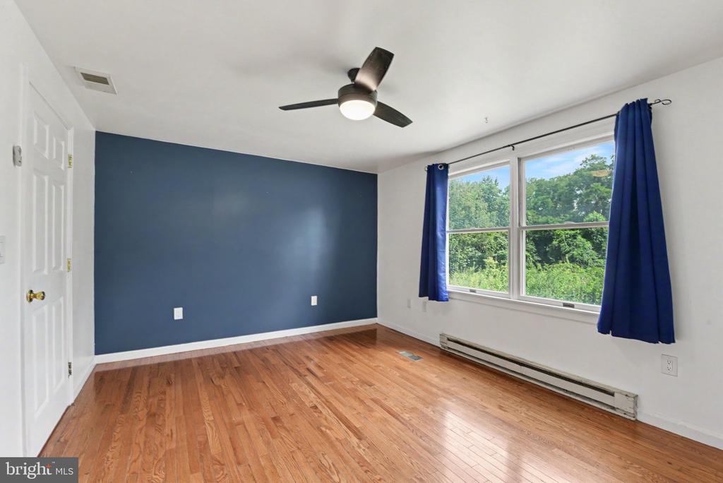 922 VALLEY ROAD