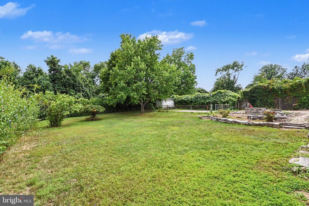 922 VALLEY ROAD