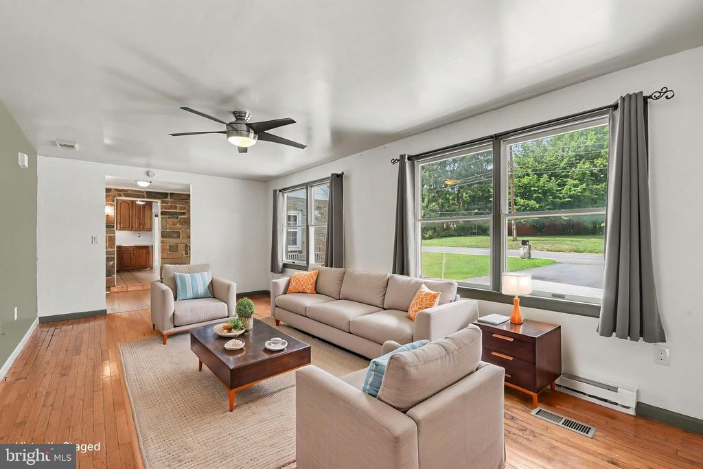 922 VALLEY ROAD
