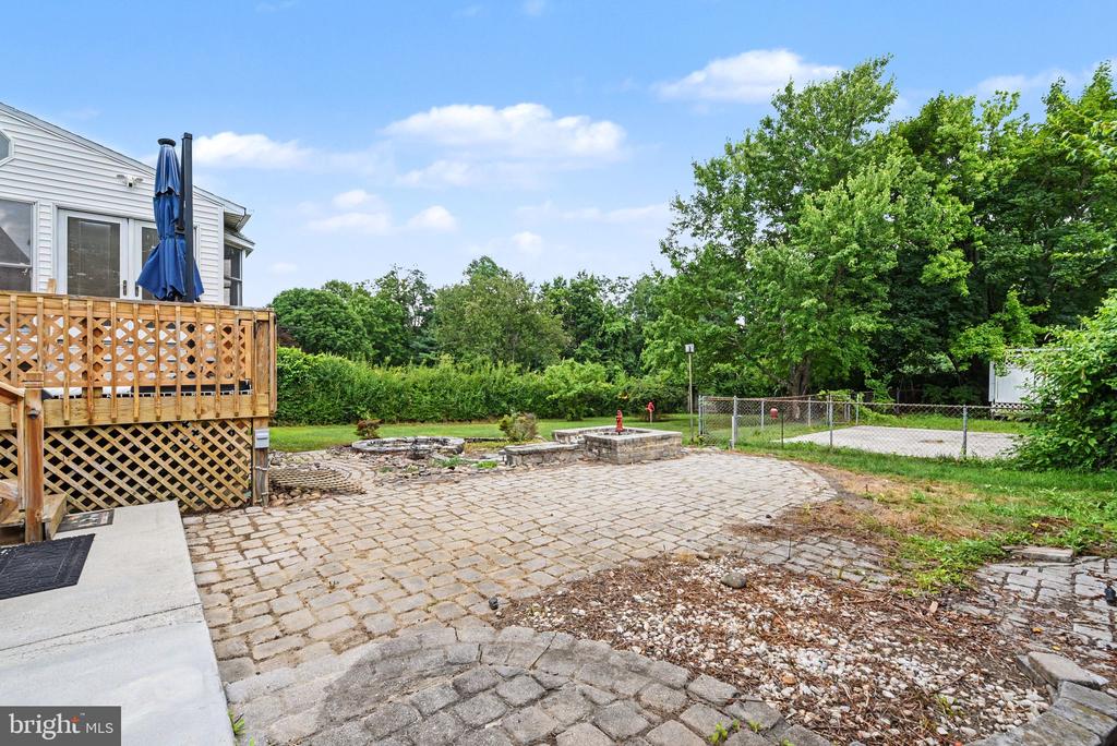 922 VALLEY ROAD