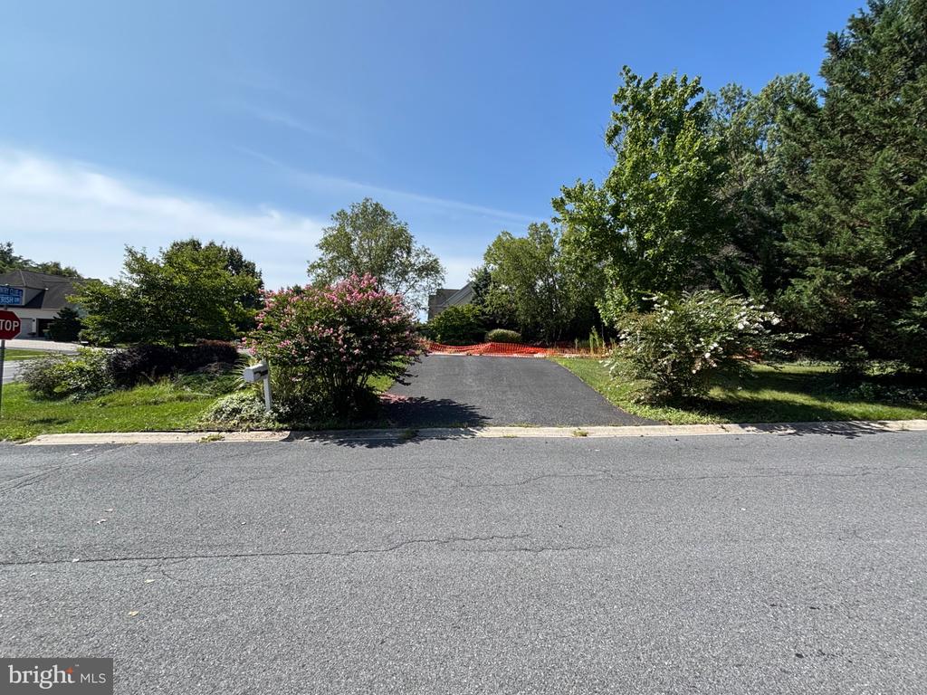 1098 COUNTRY CLUB ROAD