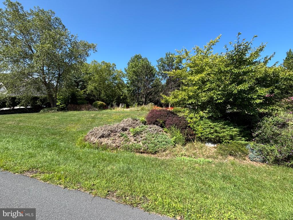 1098 COUNTRY CLUB ROAD