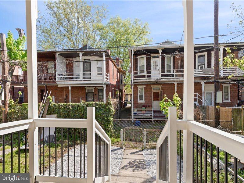 2151 Penn St