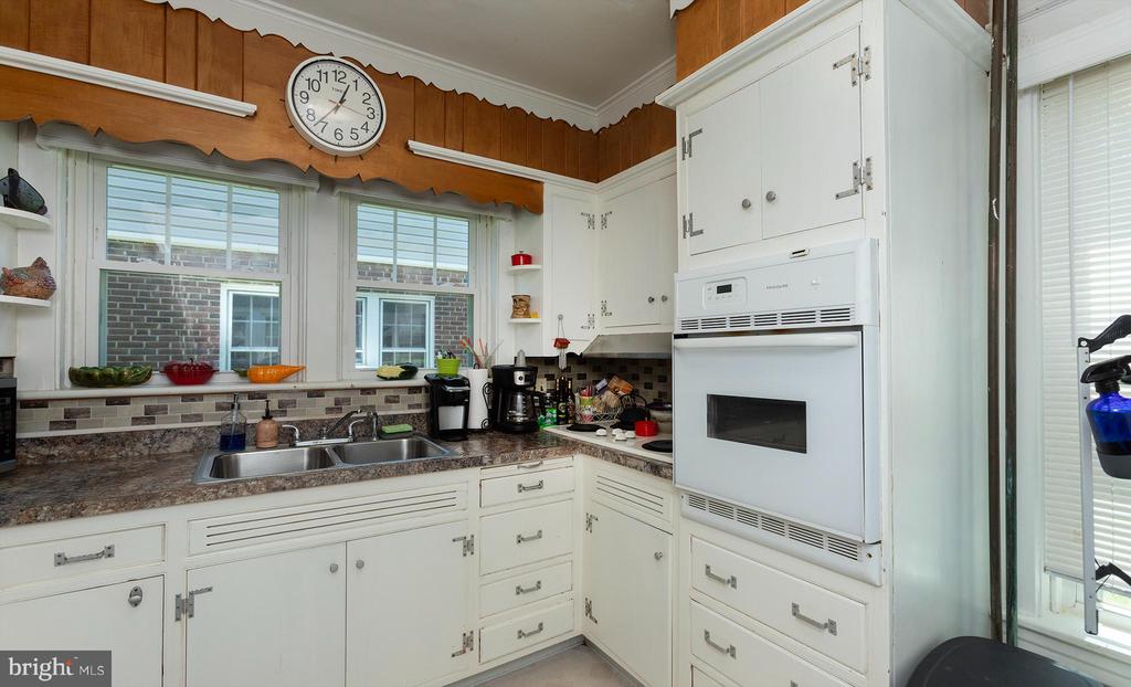 2407 Market St