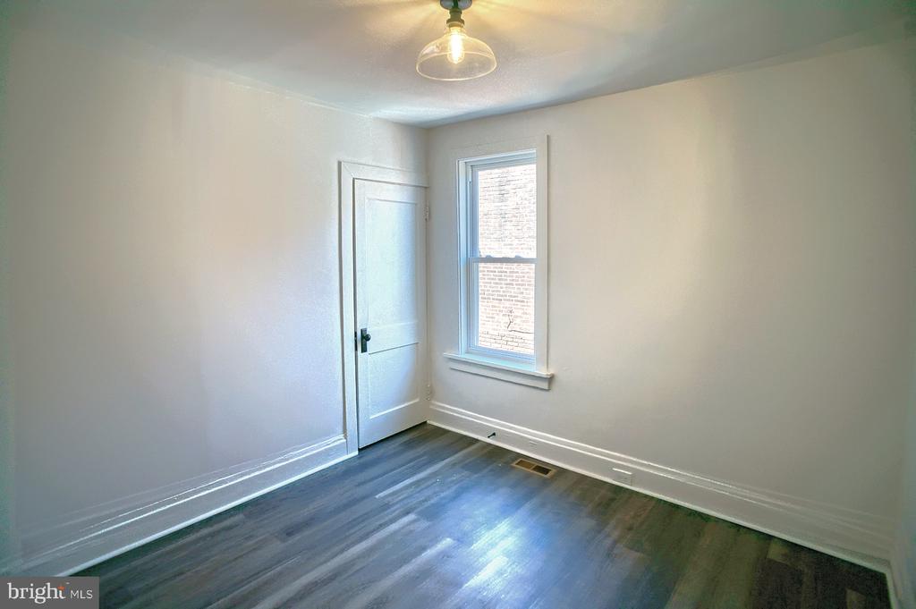 1932 Manada St