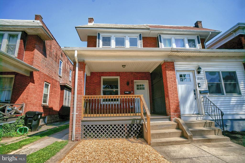 1932 Manada St