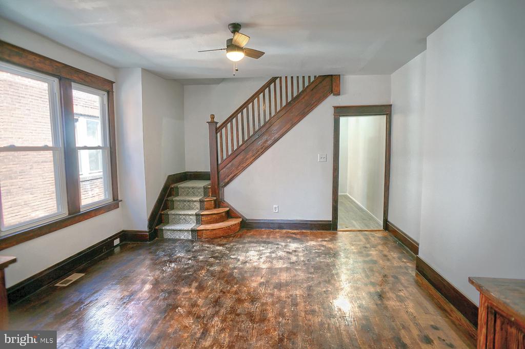 1932 Manada St