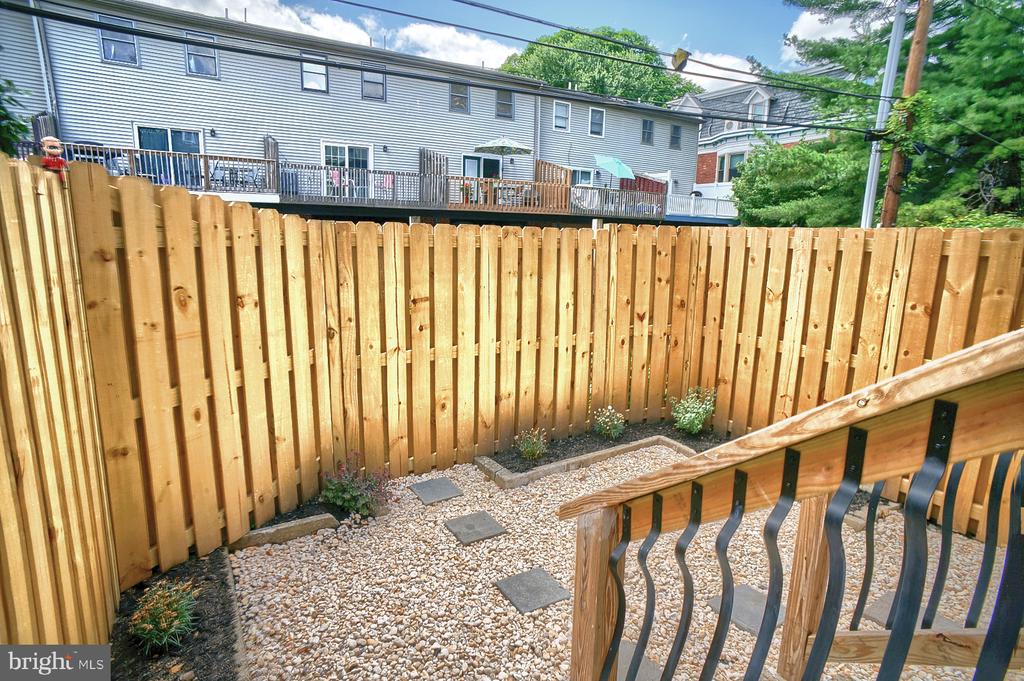 2138 Penn St