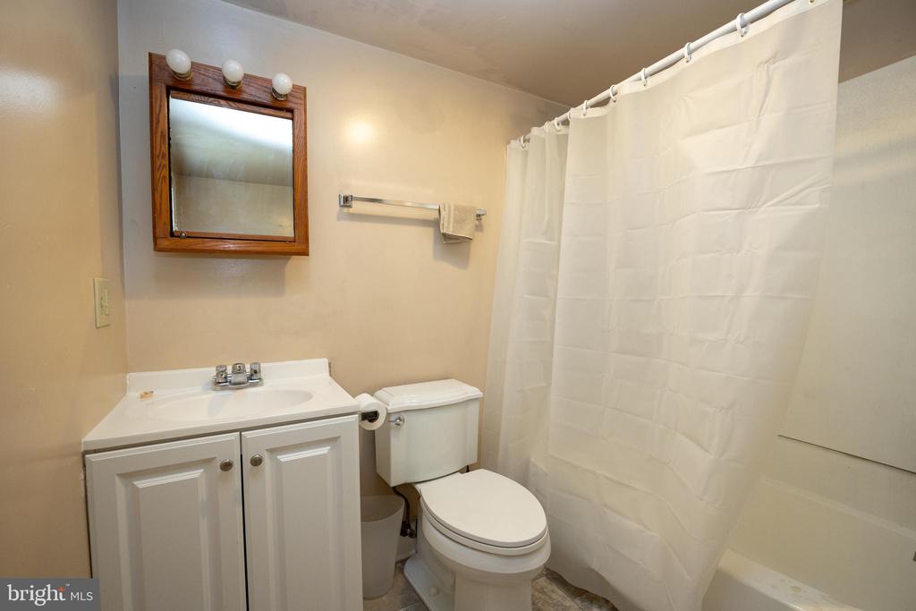 1004 Chambers St