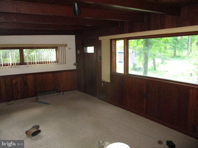 1196 Colonial Rd