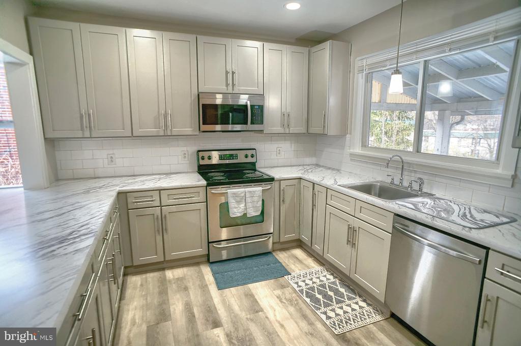 3614 Colonial Rd