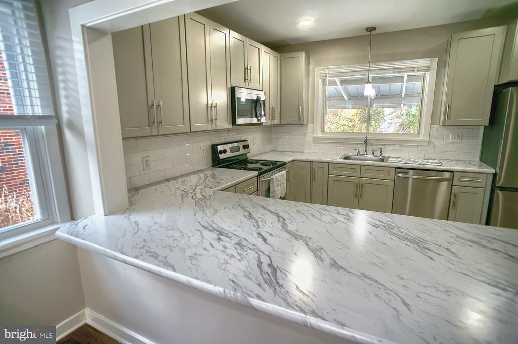3614 Colonial Rd
