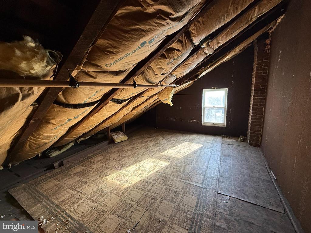 228 Elm St