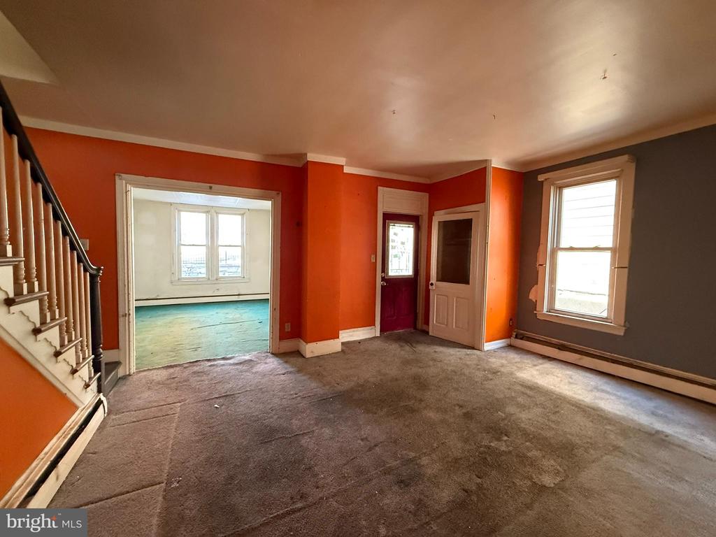 228 Elm St