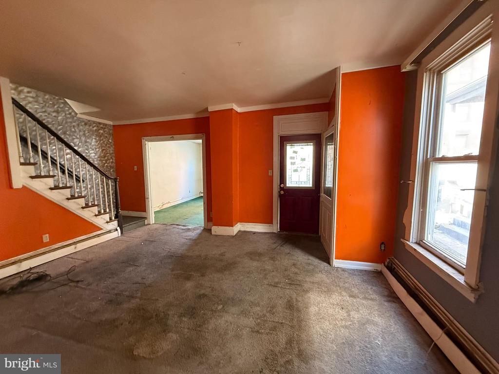 228 Elm St