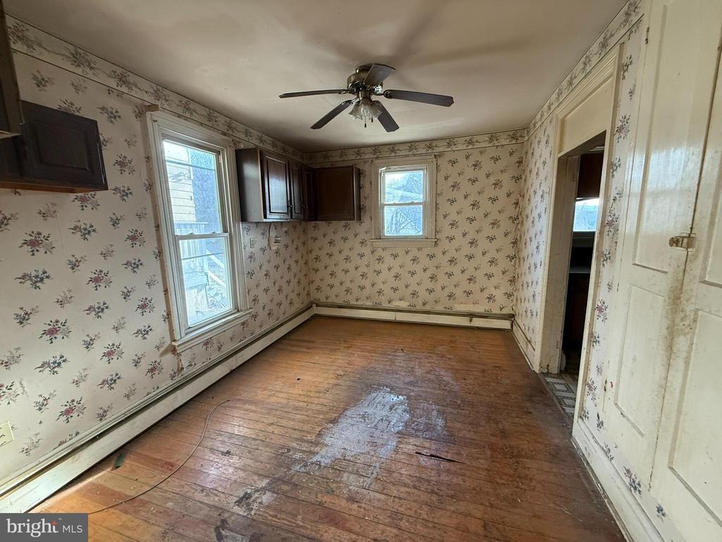 228 Elm St