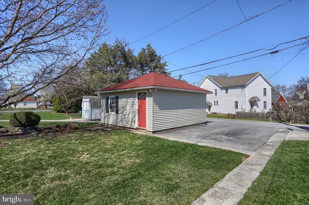 1311 Harding Ave
