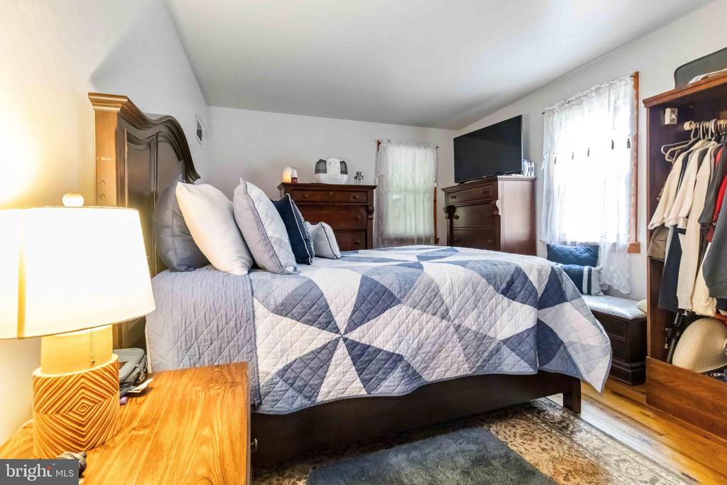 1010 Fishing Creek Valley Rd