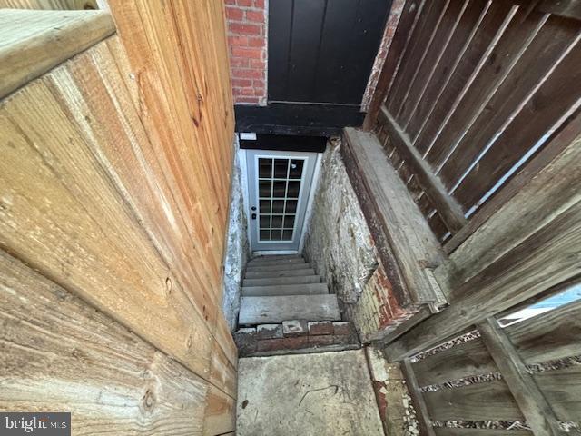 2111 Penn St