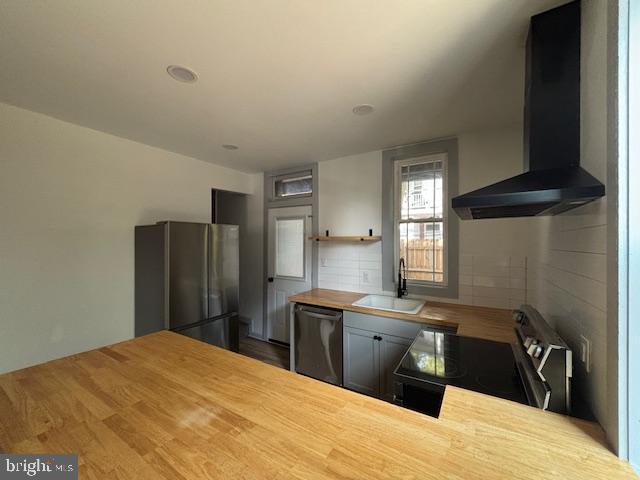 2111 Penn St