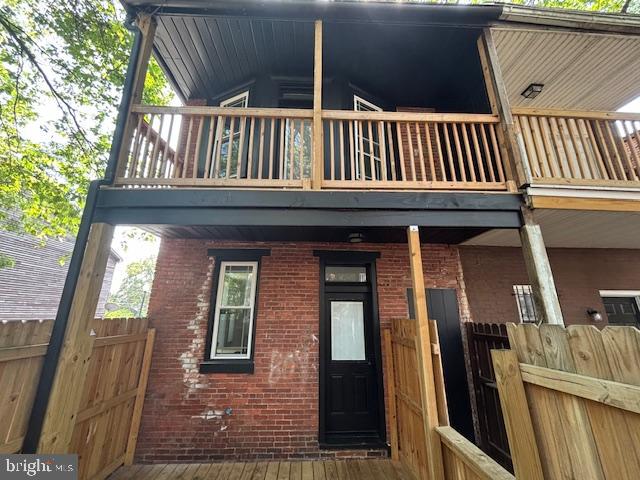 2111 Penn St