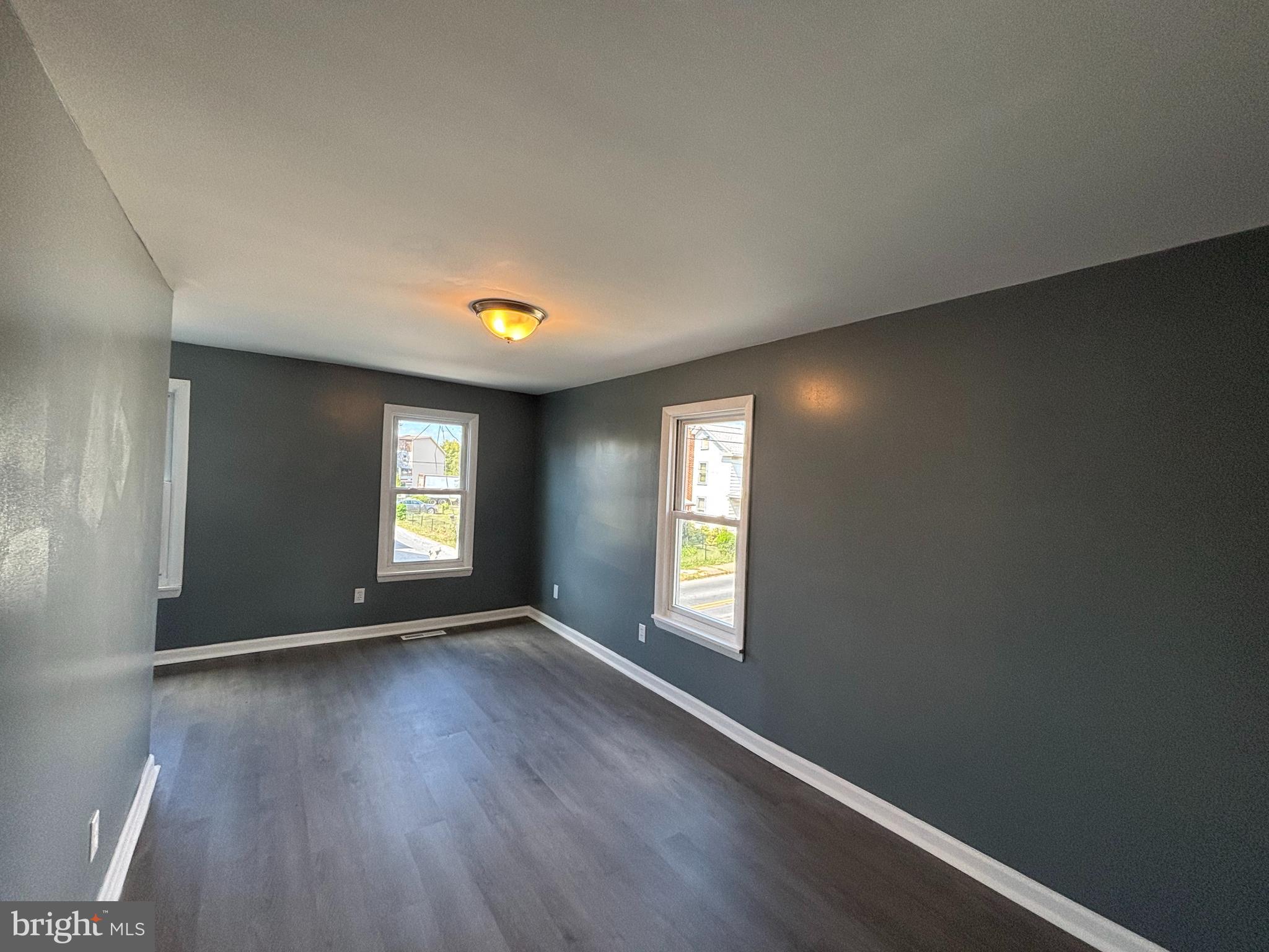 1106 MAIN STREET