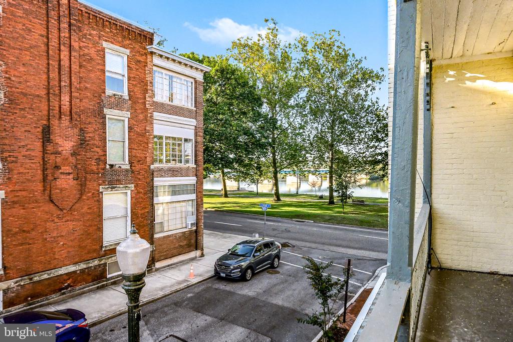 1101 N FRONT STREET