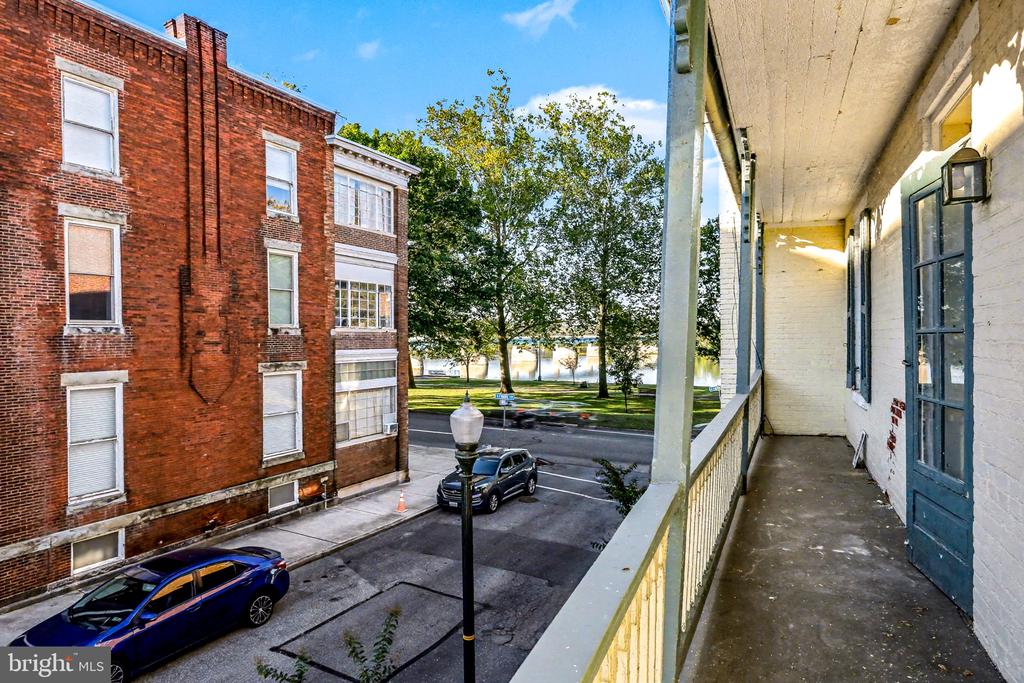 1101 N FRONT STREET