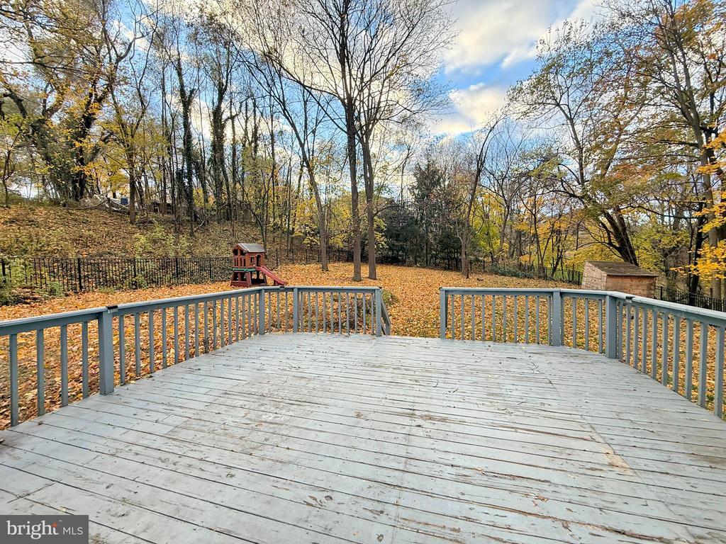 1316 EDGEMONT ROAD