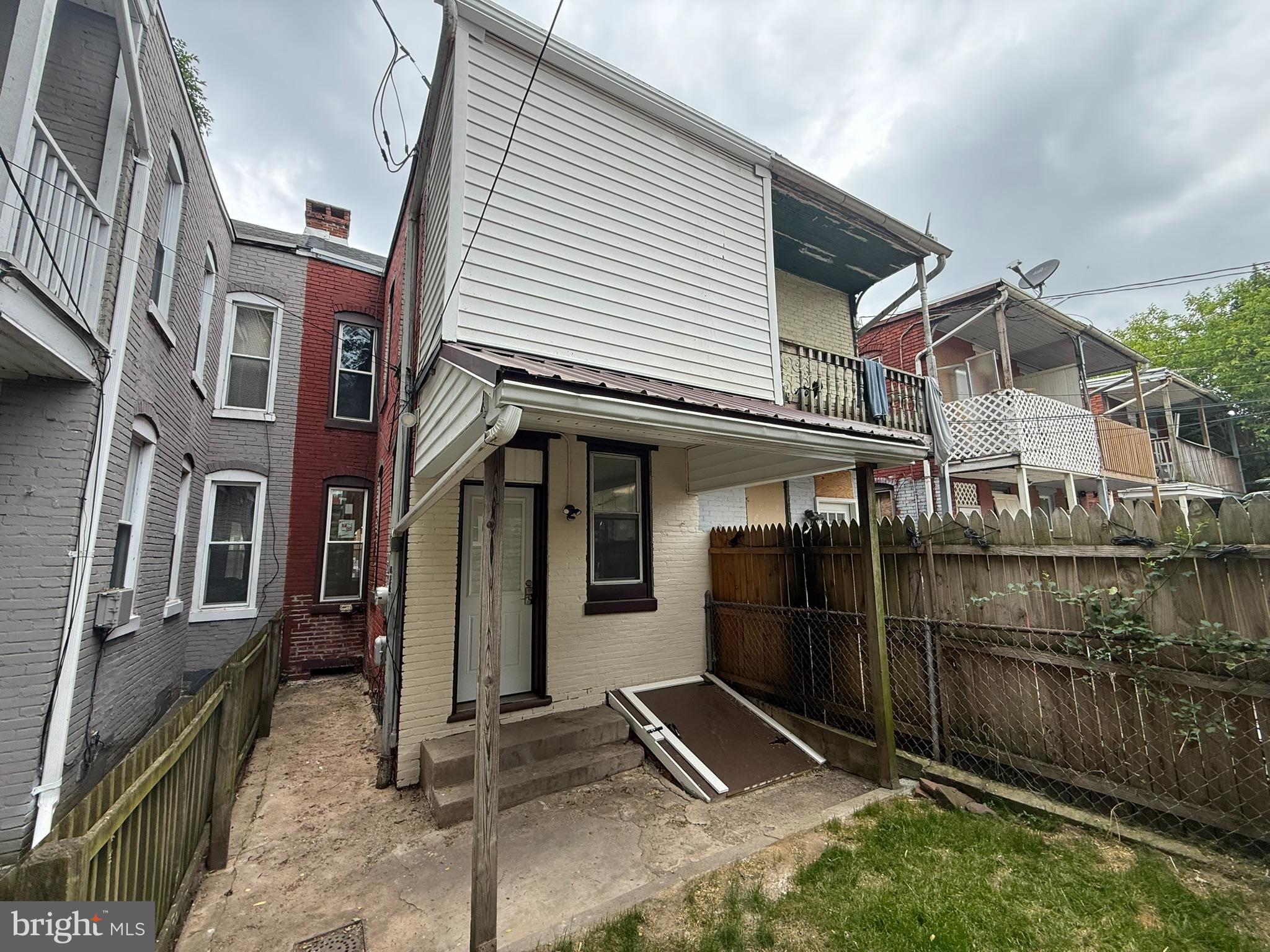 2209 LOGAN STREET