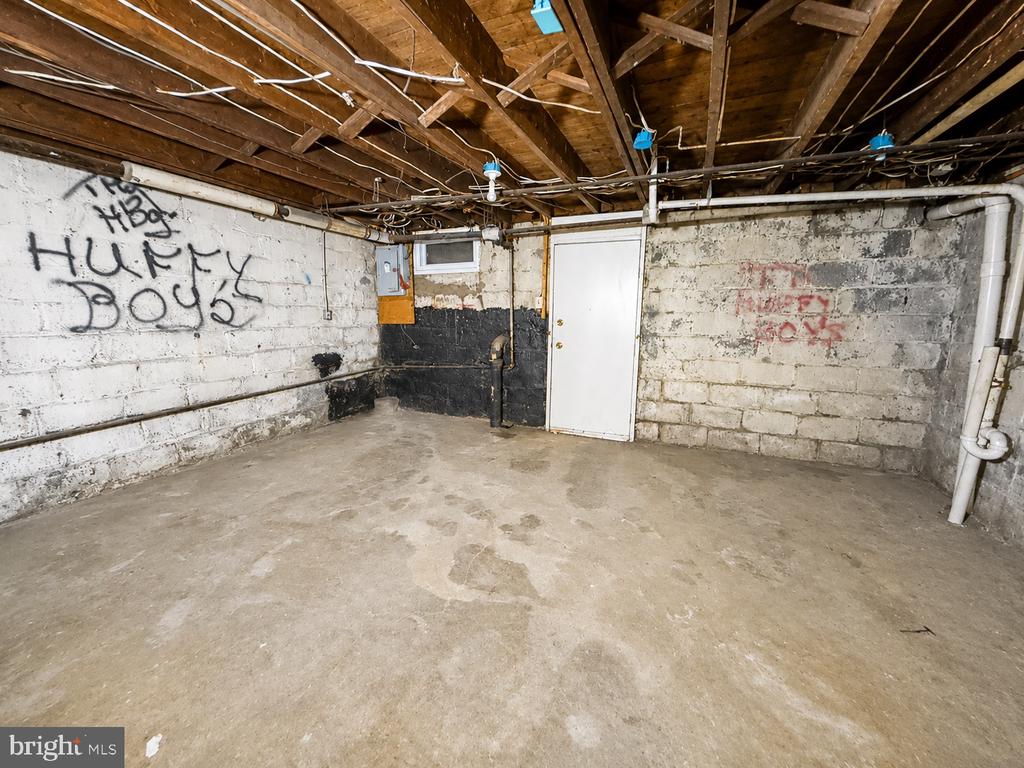 2739 N 5TH STREET