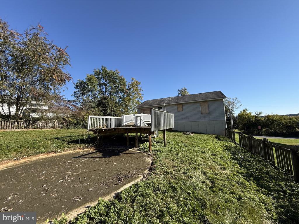 6524 FAIRFAX DRIVE