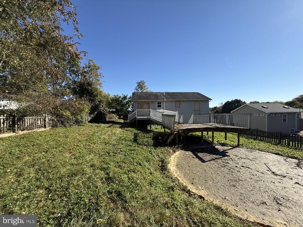 6524 FAIRFAX DRIVE